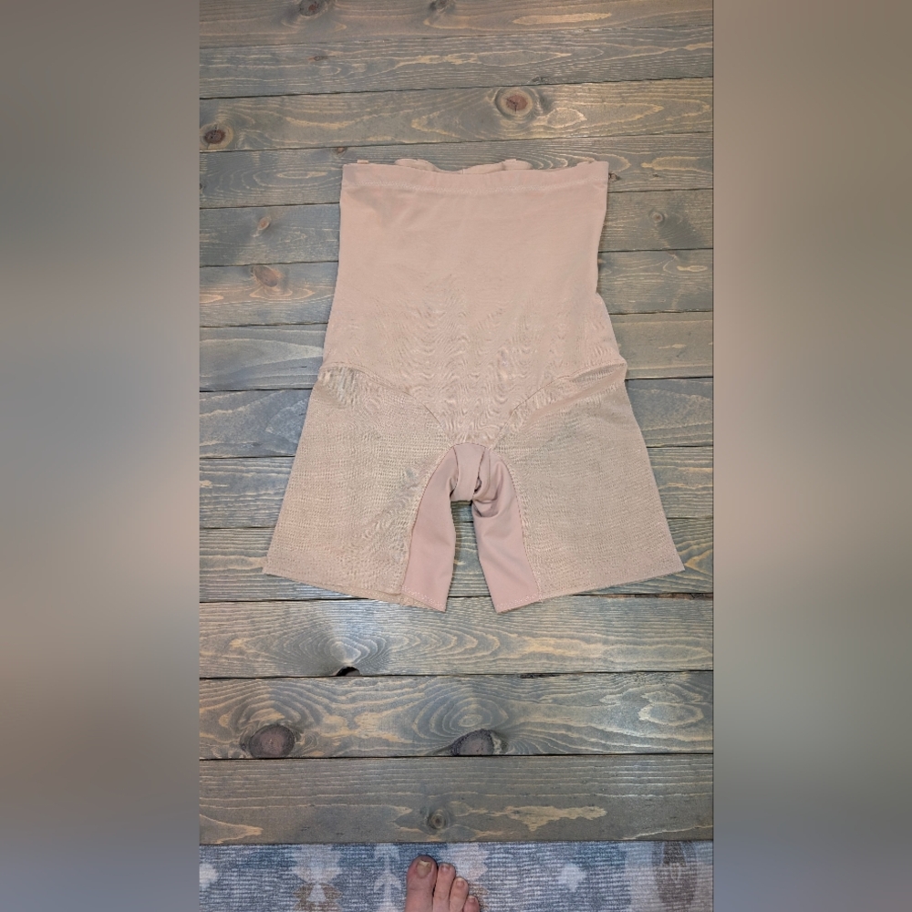 Honeylove Blush High-Waist Shaping Short Bodysuit